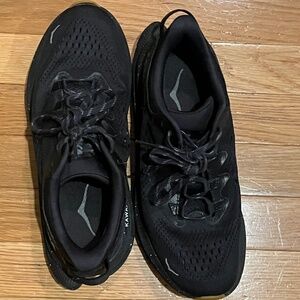 Black Hoka Kawanas 2 size 9.5